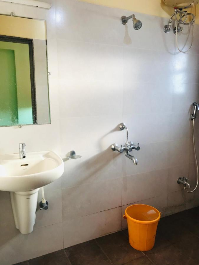 Staymaker Prakash International Gonikoppal Exterior foto